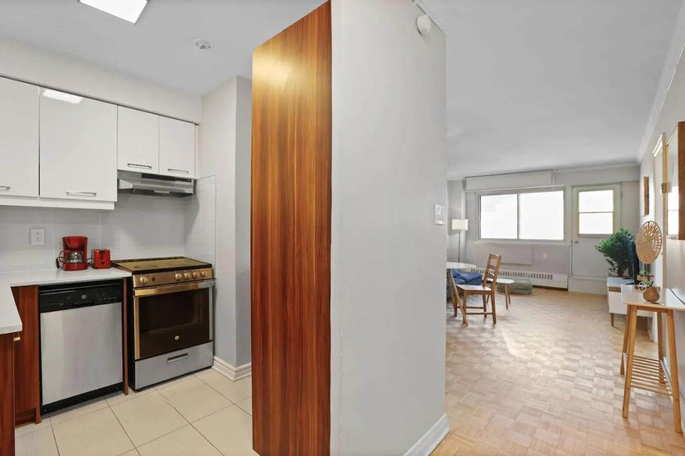 Central 1Bedroom Apartment مونتريال كندا